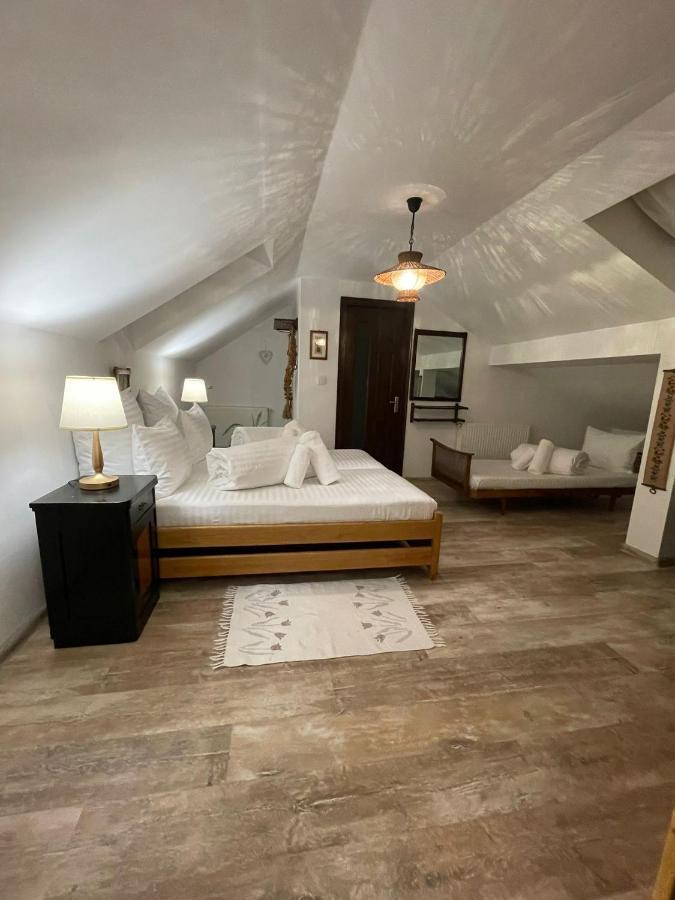 Apartament Yannis Apartment Alba Iulia Bagian luar foto