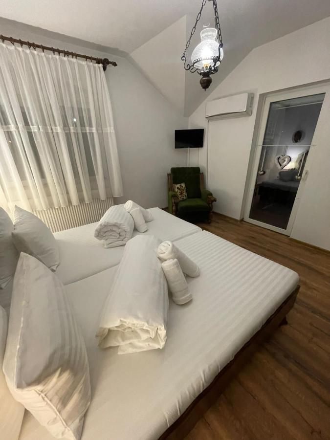Apartament Yannis Apartment Alba Iulia Bagian luar foto